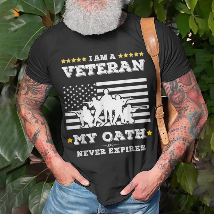 I Am A Veteran My Oath Never Expires Veteran Day V9 T-Shirt Gifts for Old Men