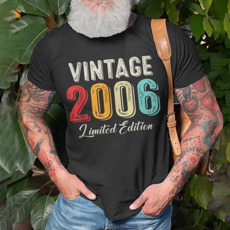 Vintage Born In 2006 Birthday Year Party Wedding Anniversary T-Shirt Gifts for Old Men