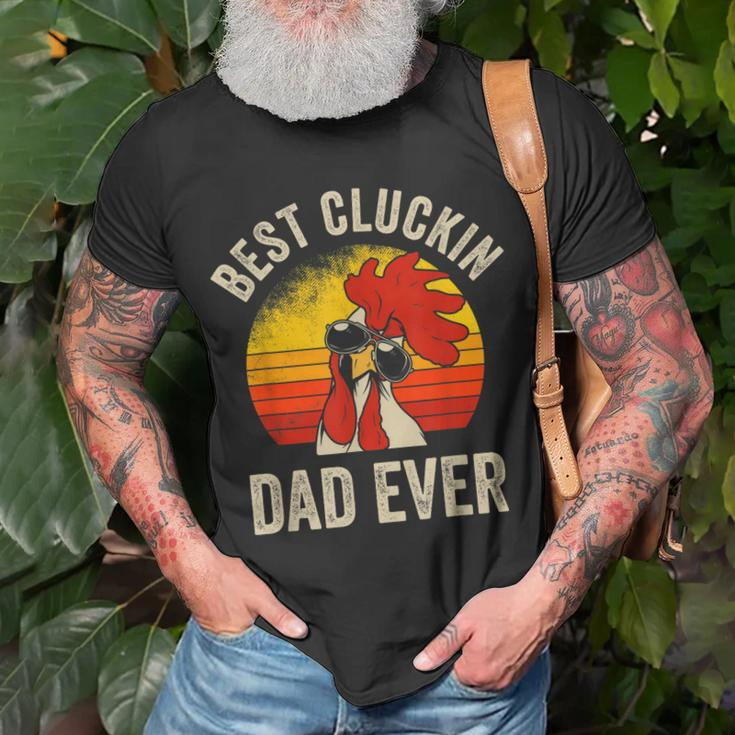 Mens Vintage Chicken Dad Best Cluckin Dad Ever Proud Daddy Farmer T-Shirt Gifts for Old Men