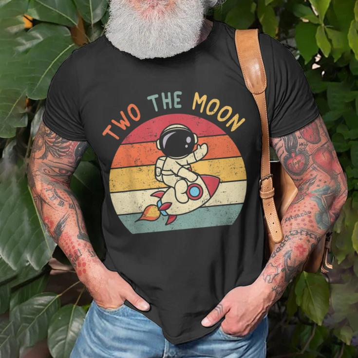 Vintage Cute Astronaut Two The Moon 2Nd Birthday Space Gift Unisex T-Shirt Gifts for Old Men