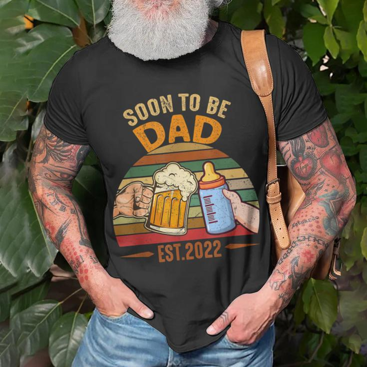 Mens Vintage Soon To Be Dad 2022 Fathers Day T-Shirt Gifts for Old Men