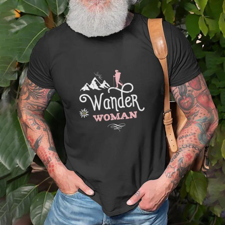 Wander Hiking Women Mountaineering Saying Mountain T-Shirt Geschenke für alte Männer