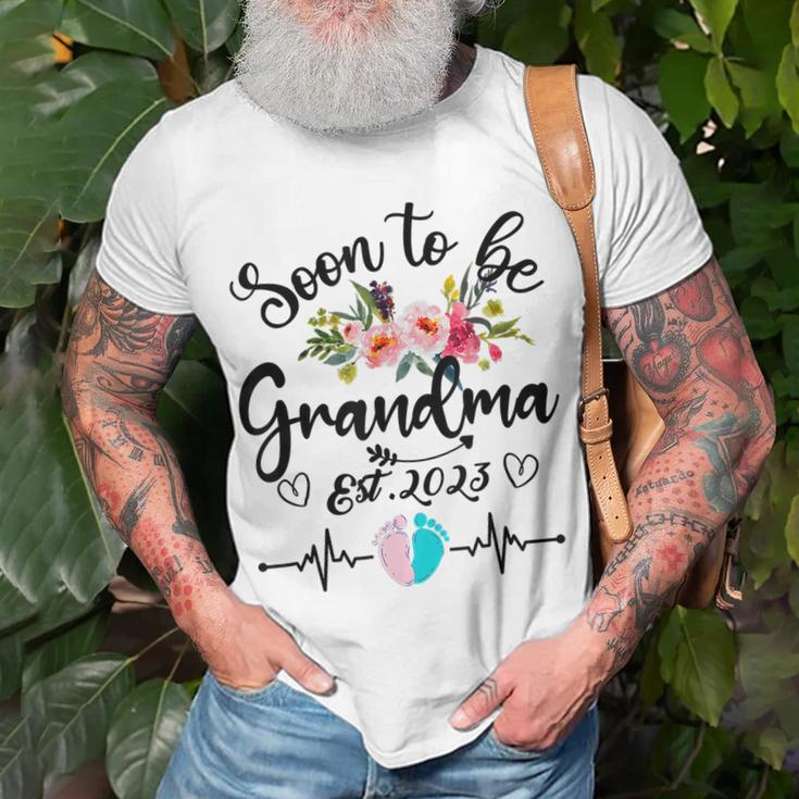 Soon To Be Grandma Est 2023 Pregnancy Announcement Floral Unisex T-Shirt Gifts for Old Men