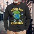 Dabbing Earth Day Everyday Earthday Dab Every Day Planet Long Sleeve T-Shirt T-Shirt Gifts for Old Men