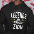 Personalisiertes Hoodie Legends are named Zion, Ideal für Gedenktage Lustige Geschenke
