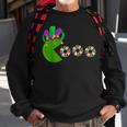 Hat Eating King Cakes Funny Mardi Gras New Orleans Carnival Sweatshirt Gifts for Old Men