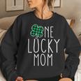 One Lucky Mom Plaid Lucky Mama Funny St Patricks Day Mom Women Crewneck Graphic Sweatshirt Gifts for Her