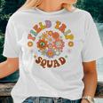 Retro Groovy Field Day Squad School Trip Vibes Teachers Kids Women T-shirt Gifts for Her