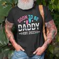 Soon To Be Daddy Est 2023 New Dad Pregnancy Old Men T-shirt Gifts for Old Men