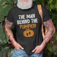 The Man Behind The Pumpkin Pregnancy Halloween New Dad Old Men T-shirt Gifts for Old Men