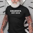 Grandpa Est 2018 Pregnancy Reveal To Dad Adult Mens Gift For Mens Old Men T-shirt