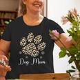 Best Dog Mom Ever Leopard Dog Paw Old Women T-shirt Gifts for Old Women