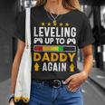 Mens Leveling Up To Daddy Again Dad Pregnancy Announcement T-Shirt Gifts for Her