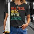 Nail Tech Hero Myth Legend Vintage Maniküreist T-Shirt Geschenke für Sie