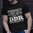 Herren Unterschätze Niemals Einen Alten Mann Aufgewachsen Ddr T-Shirt Geschenke für Ihn