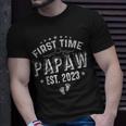 Mens First Time Papaw Est 2023 Fathers Day Soon To Be Papaw Unisex T-Shirt Gifts for Him