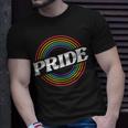 Unisex Schwarzes T-Shirt, Regenbogen PRIDE Schriftzug, Mode für LGBT+ Geschenke für Ihn