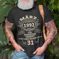31 Geburtstag Geschenk Mann Mythos Legende März 1992 T-Shirt Geschenke für alte Männer