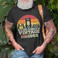 61 Year Old Vintage 1962 61St Birthday Women Men T-shirt Gifts for Old Men
