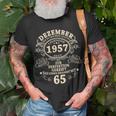 65 Geburtstag Geschenk Mann Mythos Legende Dezember 1957 T-Shirt Geschenke für alte Männer