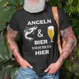 Angeln Und Bier Darum Bin Ich Hier T-Shirt Geschenke für alte Männer