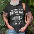 Best Truckin Dad Ever Fathers Day Loving Trucker Unisex T-Shirt Gifts for Old Men