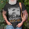 Bigfoot Saw Me And Nobody Believes Him Funny Bigfoot Selfie Unisex T-Shirt Gifts for Old Men