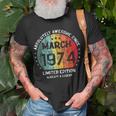 Fantastisch Seit März 1974 Männer Frauen Geburtstag T-Shirt Geschenke für alte Männer