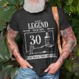 Herren 30 Geburtstag Mann Geschenk The Man The Myth Whiskey T-Shirt Geschenke für alte Männer