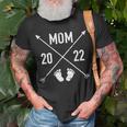 Mama 2022 Hipster Zukünftige Mutter T-Shirt Geschenke für alte Männer