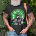 St Pattys Pregnancy Announcement St Patricks Day Pregnant T-shirt Gifts for Old Men
