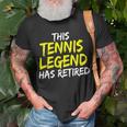 Tennistrainer This Tennis Legend Has Retired Tennisspieler T-Shirt Geschenke für alte Männer