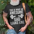This Is What An Awesome Dad Looks Like Gift For Mens Unisex T-Shirt Gifts for Old Men