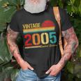Vintage Born In 2005 Birthday Year Party Wedding Anniversary T-Shirt Gifts for Old Men