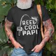 Mens Vintage Reel Cool Papi Fishing Dad Grandpa Fathers Day V2 T-Shirt Gifts for Old Men